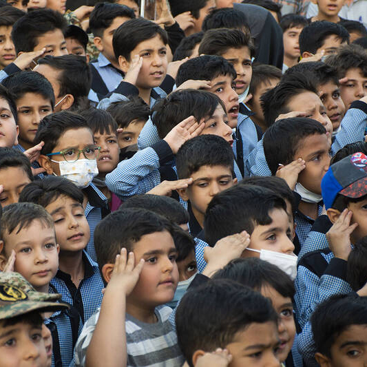 آیا بچه‌های دهه نَوَدی از اسلام و انقلاب بریده‌اند؟ | دهه نودی‌ها در میدان جنگ رمضان